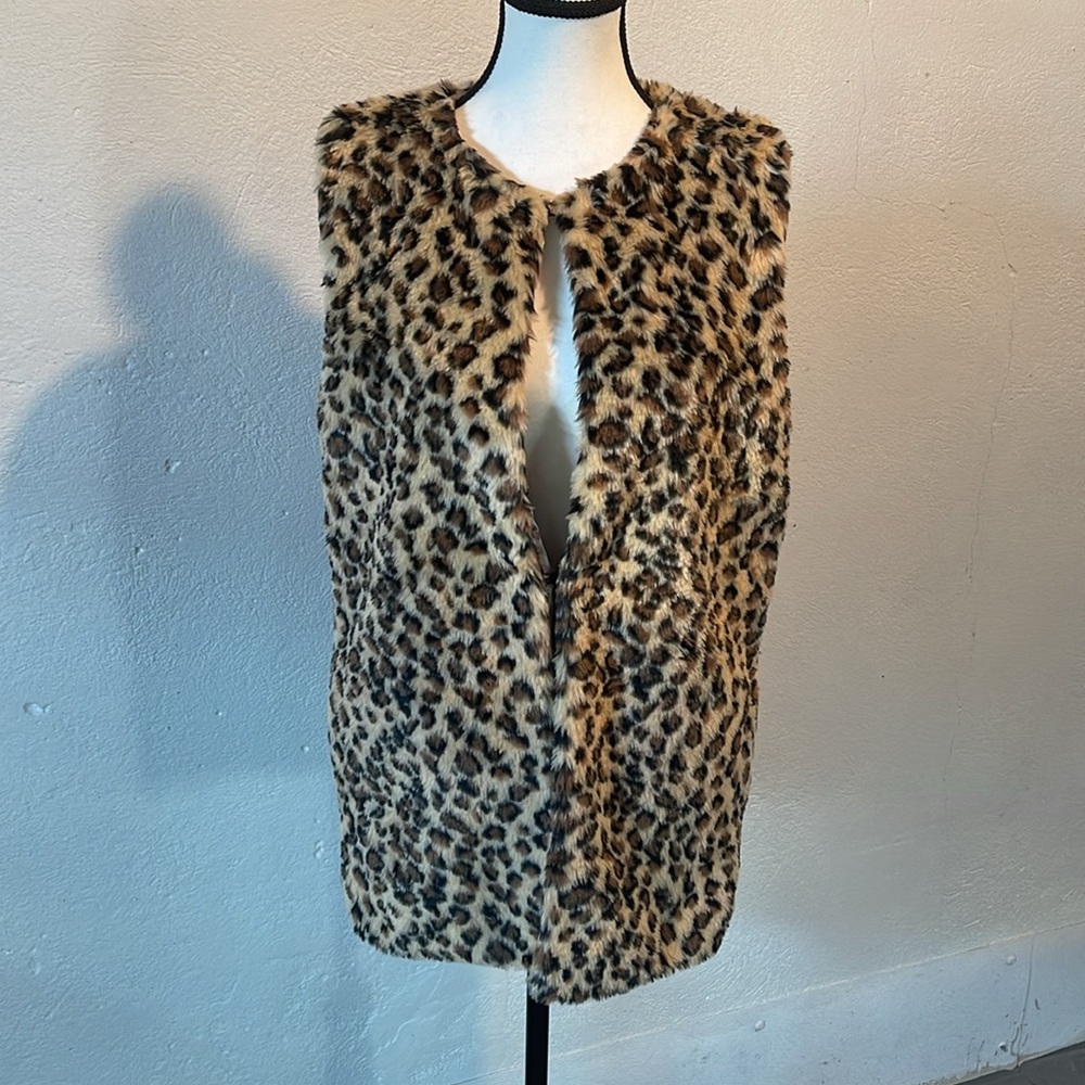 Faux fur vest - Picture 2 of 11